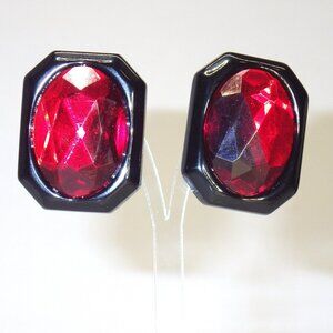 Black Lucite & Red Faceted Stone Rectangular Runway Retro Pierced Earrings VTG